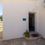 فيلة Areti-elena Oxomeria *